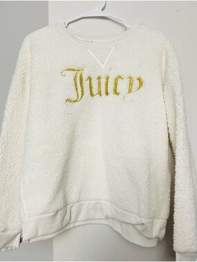 Juicy Couture Fluffy Pullover Top. SZ M